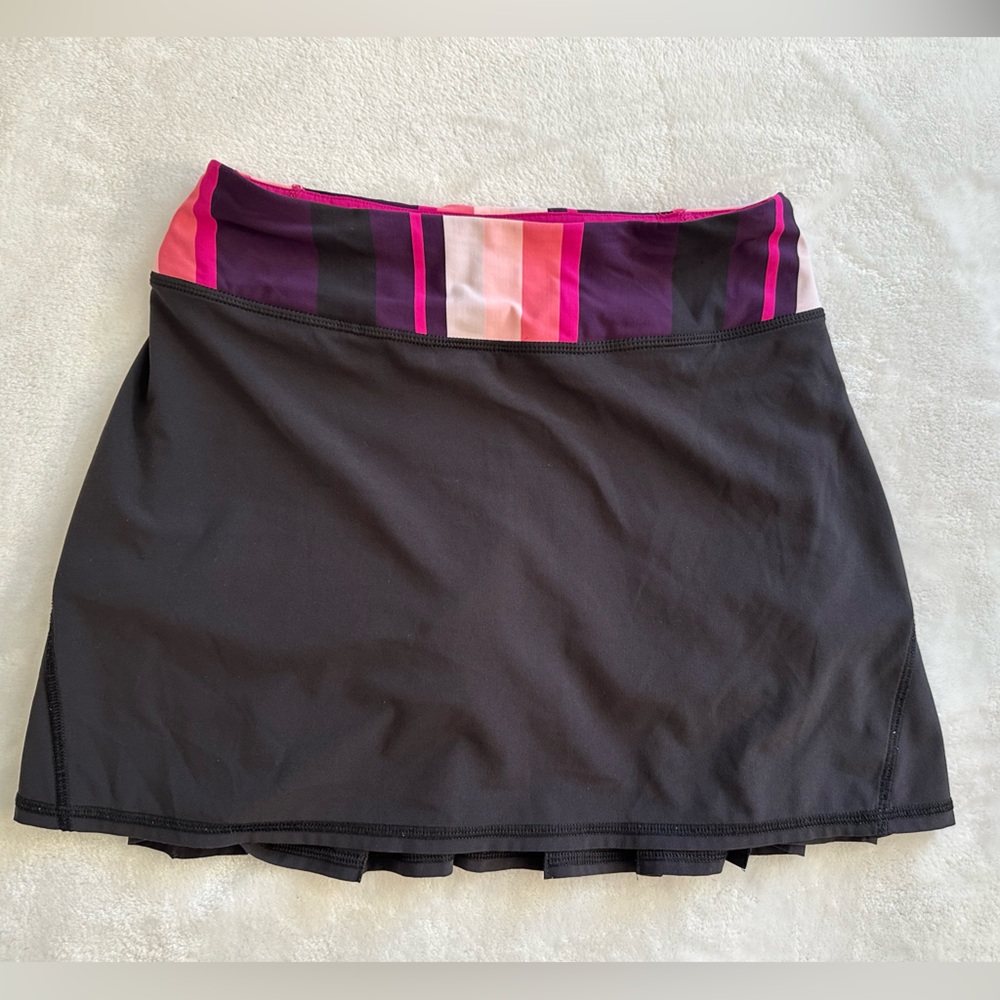 Lululemon 2 tall black skort. Attached shorts. EUC